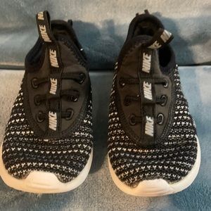 Nike toddler boy size 7.5
